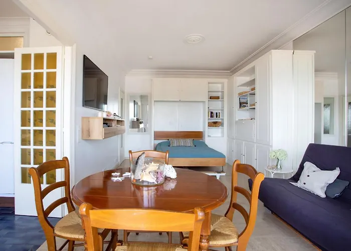 Appartement Le Corail By Interhome Villeneuve-Loubet
